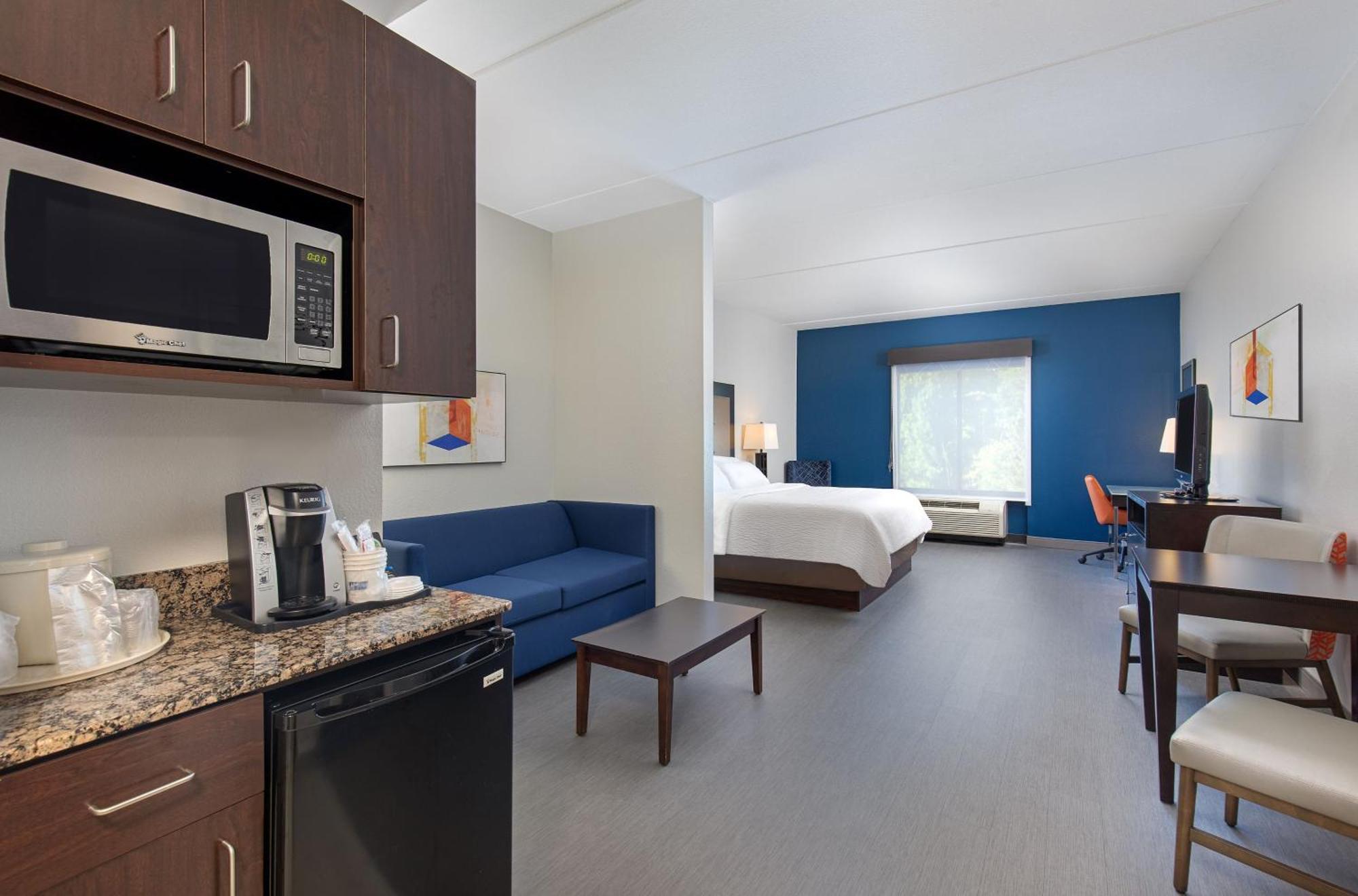 Holiday Inn Express & Suites - Cleveland Northwest By Ihg Eksteriør bilde