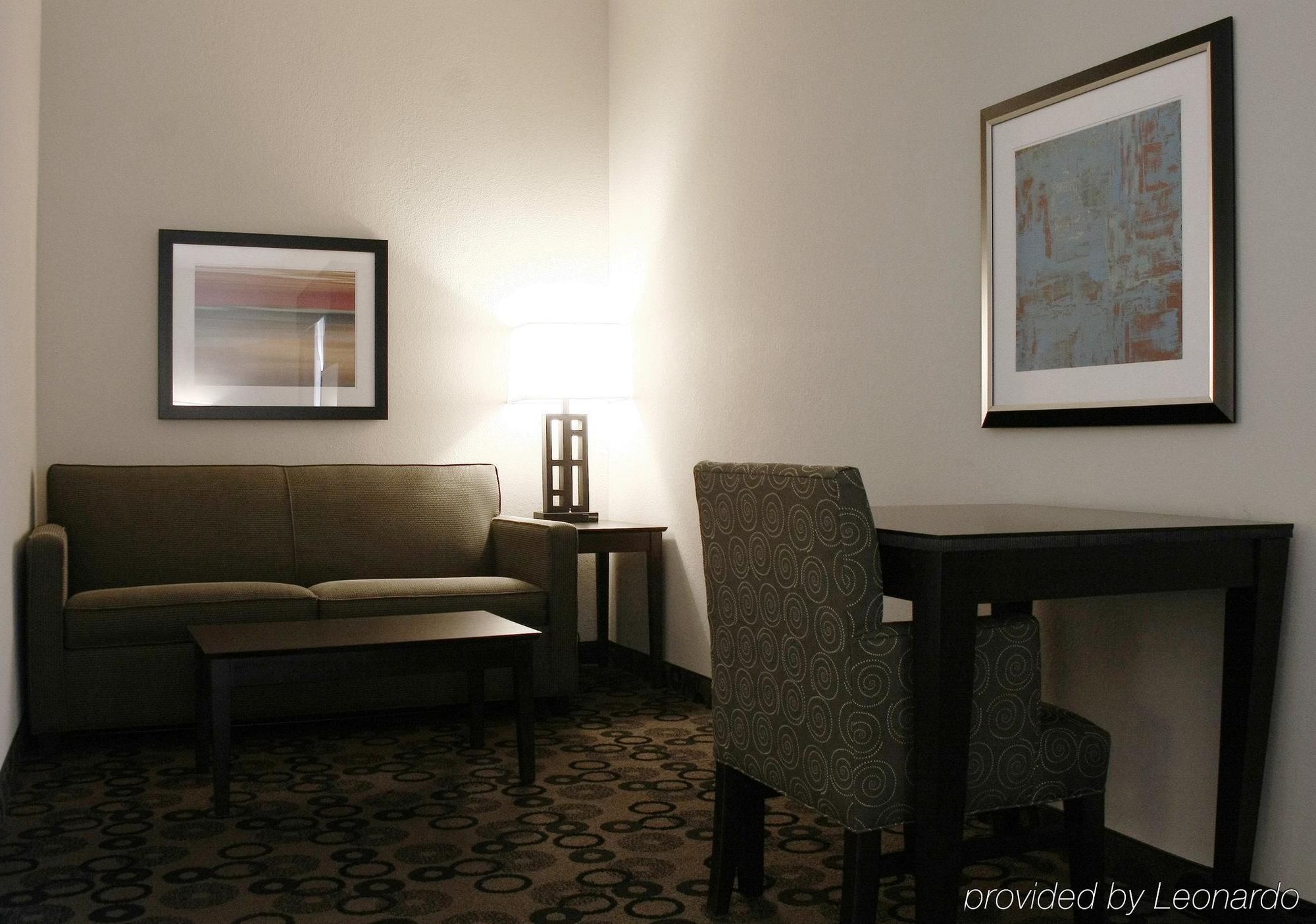 Holiday Inn Express & Suites - Cleveland Northwest By Ihg Eksteriør bilde