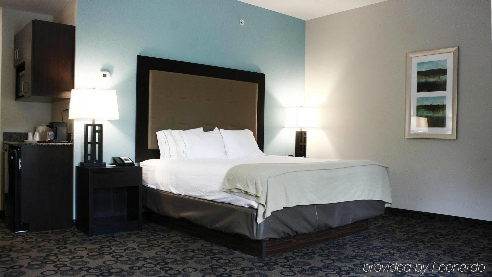 Holiday Inn Express & Suites - Cleveland Northwest By Ihg Eksteriør bilde