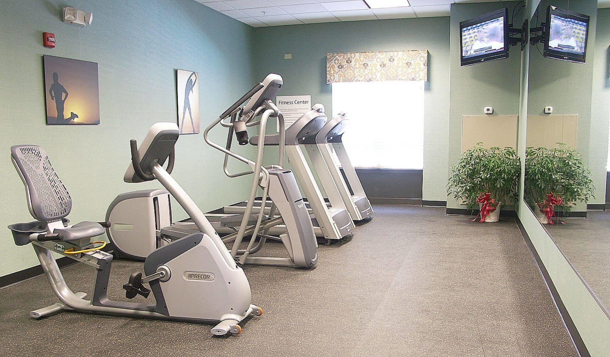 Holiday Inn Express & Suites - Cleveland Northwest By Ihg Eksteriør bilde