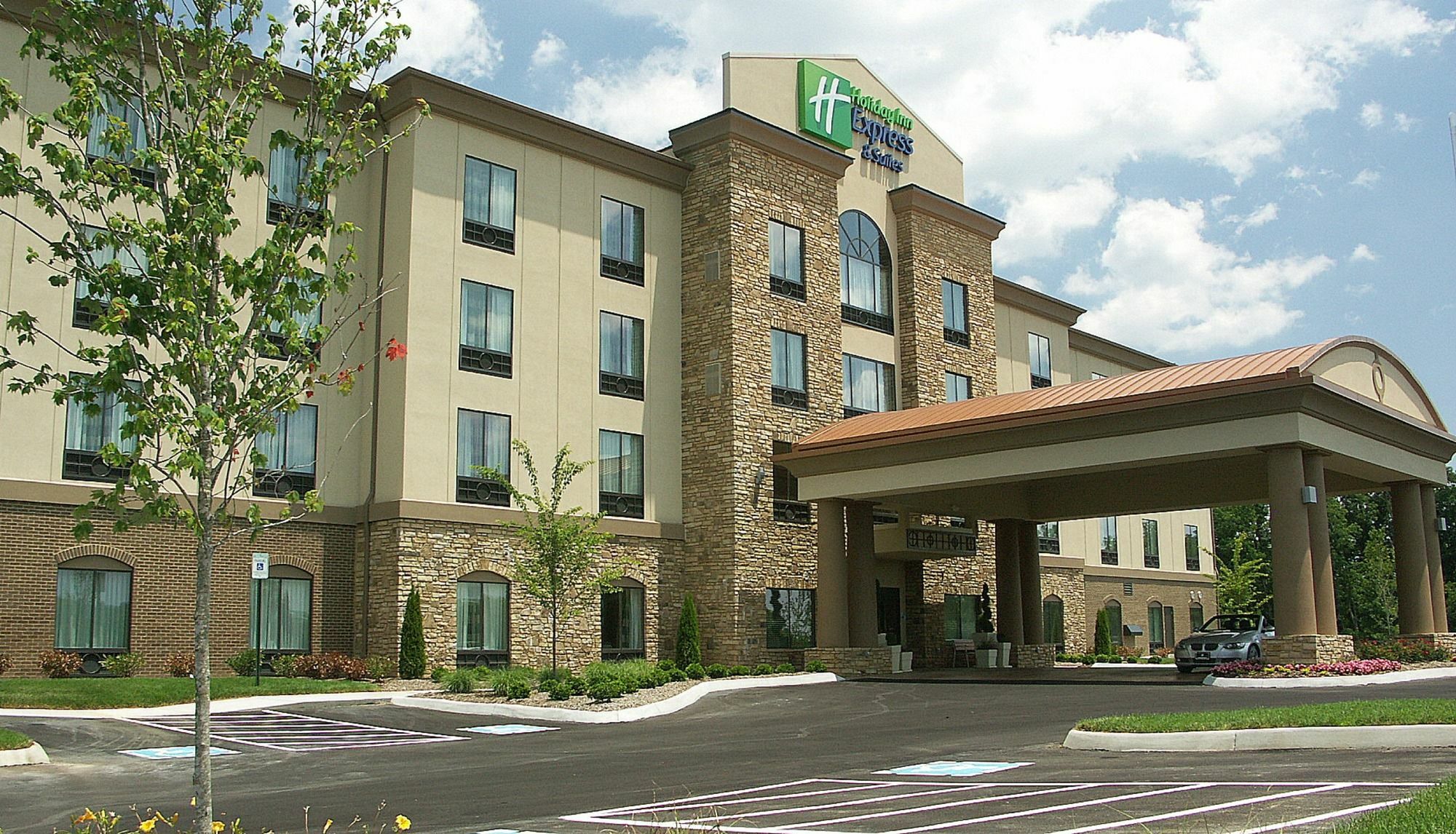 Holiday Inn Express & Suites - Cleveland Northwest By Ihg Eksteriør bilde