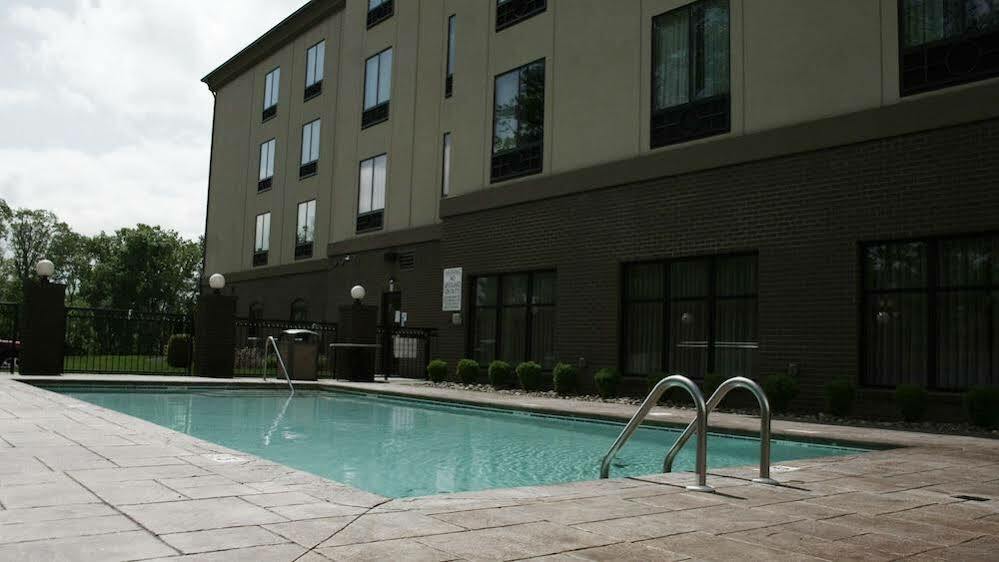 Holiday Inn Express & Suites - Cleveland Northwest By Ihg Eksteriør bilde