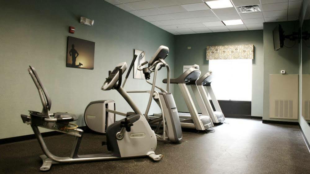 Holiday Inn Express & Suites - Cleveland Northwest By Ihg Eksteriør bilde